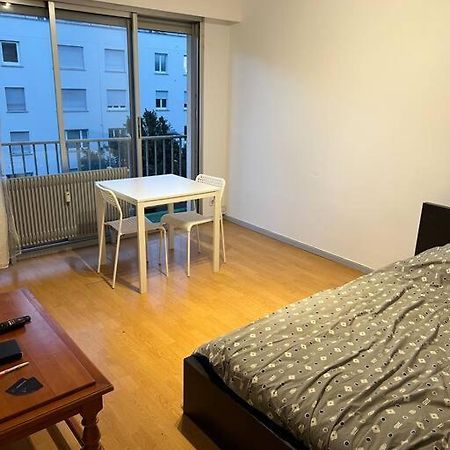 Studio A 2 Minutes De La Gare Apartment Mulhouse Bagian luar foto